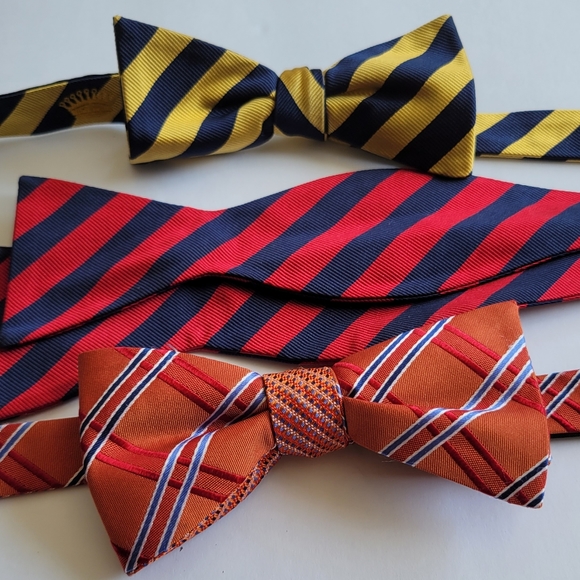 Three Adjustable Bow Ties. - Picture 2 of 7